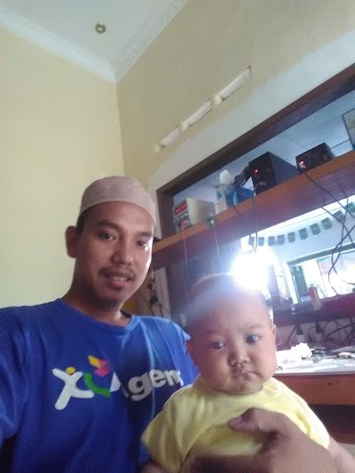 Photos of Auni Ponsel