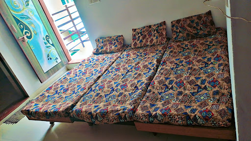 Three sharing room rent 7500 per person post image