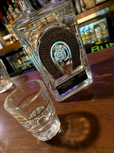 Bitters Pub - Visual