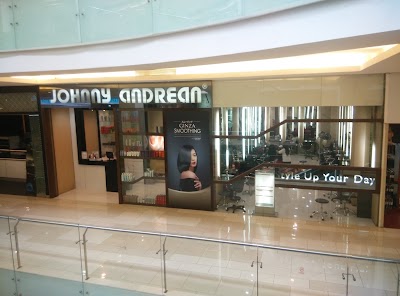 Photos of Johnny Andrean Salon