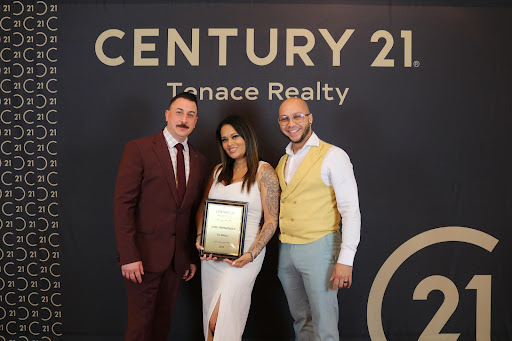 Ana Sobalvarro, Realtor - Thumbnail