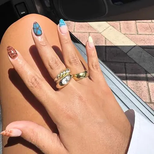 APM Nails