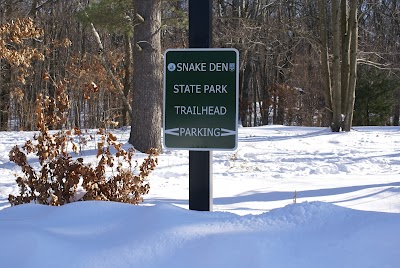 Snake Den State Park Trailhead Parking