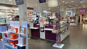 Photo n°2 de Marionnaud - Parfumerie à Vire Normandie (Distributeur de produits pour la peau)