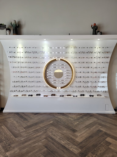 Wise Eyes - Visual