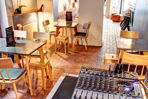 Photo n°16 de Restaurant-Bar Chez Jean Claude à Paris (Bar à vin)