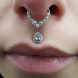 Photo n°16 de Aenima piercing & tatouage à Paris (Salon de tatouage et piercing)