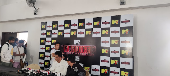 Af1qipnfai9hci4jcvz66th2vr Gl8nnnq4vym61uvhv=s644 K No