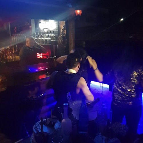 Σχόλια και κριτικές για το Roadhouse Bar