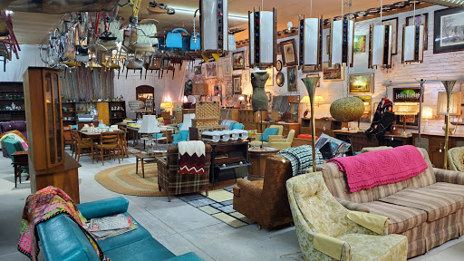 Pop's Uniquities LLC Antiques And Vintage - Thumbnail