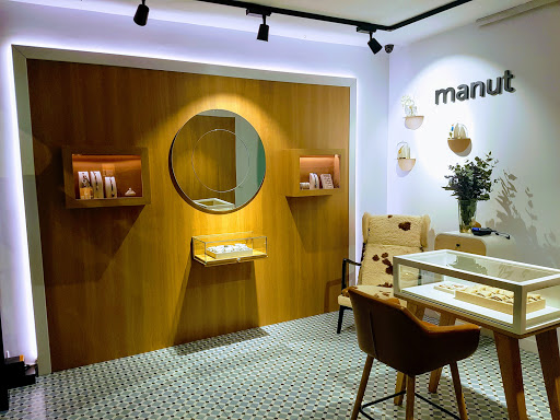 Manut - Visual
