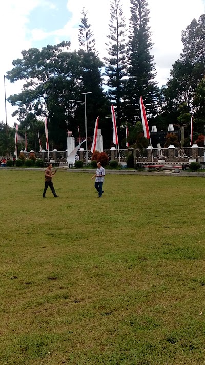 Photos of Fields Sam Ratulangi