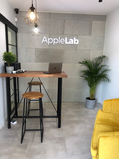 serwis iPhone Warszawa Ursynów / iPad MacBook / Wymiana zbitej szybki - AppleLab