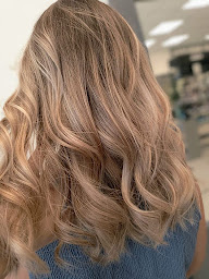 Photo n°23 de SWAGG COIFFURE à Saint-Laurent-des-Arbres (Magasin de produits de beauté)