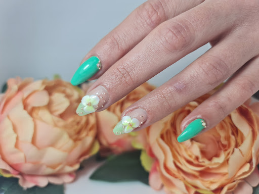 Victoria Nails & Beauty