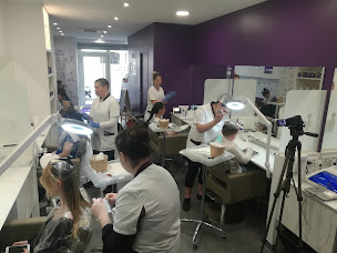 Photo n°19 de Bye Bye Nits à Paris (Salon de coiffure)