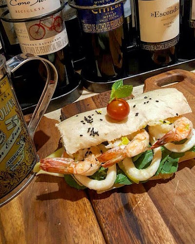 Photos of MAIO galer&iacute;a de sandwiches