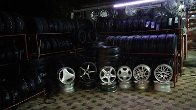 Photos of &Ouml;zmert Oto Lastik