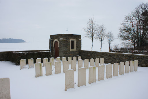 Metz-en-Couture Communal Cemetery Extension - Thumbnail