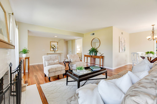 Mr. & Mrs. San Dimas Real Estate - Thumbnail