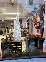 Photo n°1 de Isabelle Coiffure à Moulins-Engilbert (Salon de coiffure)