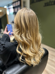 Photo n°17 de Coiffure Imagine Hair à Neuville-en-Ferrain (Salon de coiffure)