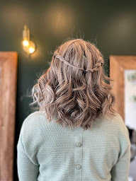 Photo n°9 de Maison 125 à Rives-d'Autise (Salon de coiffure)