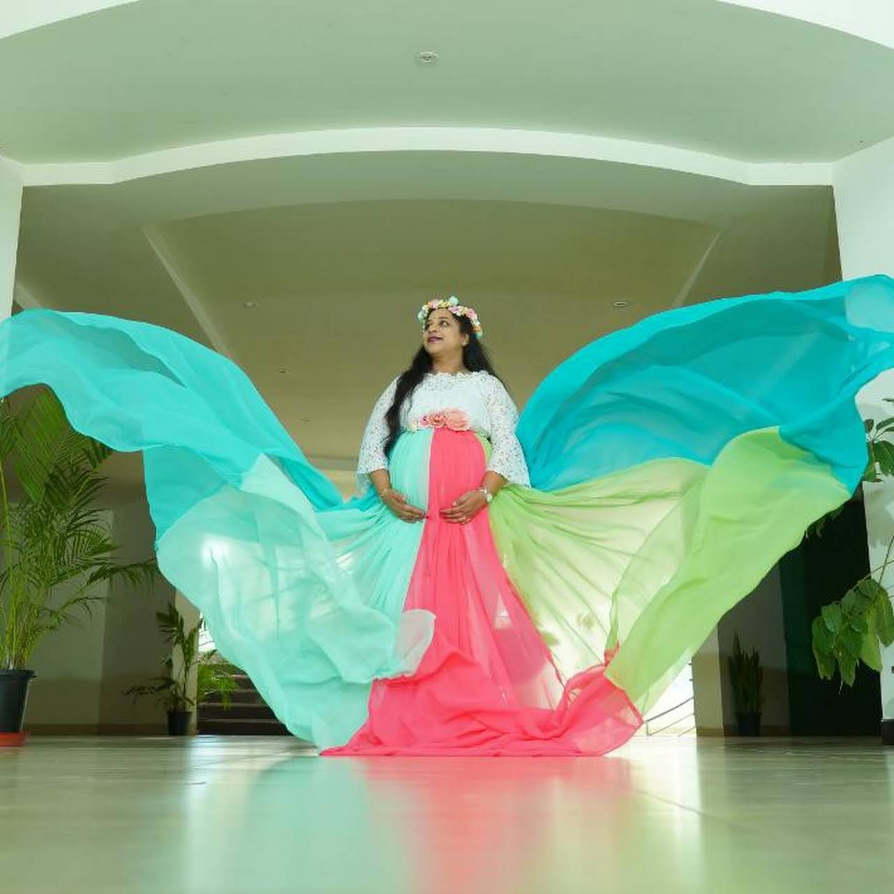 Good News Maternity Wear - We Provide Maternity Photoshoot Dresses on