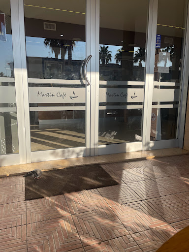 Martin Cafe' - Visual