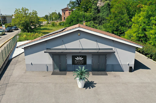 Onoranze Funebri Ciamei | Casa Funeraria “Raggio di Luce” | Marmi | Fiori