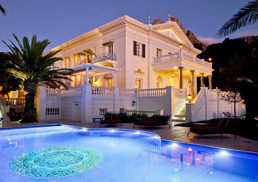 Ultimate Estates - Visual