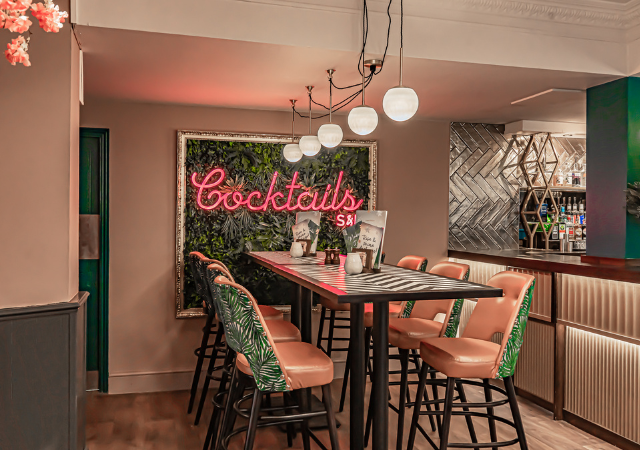 Slug & Lettuce — photo