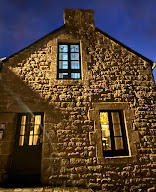 Le lavoir aux camélias à Locronan