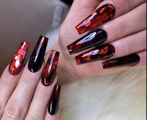 Q- Nail's - Visual