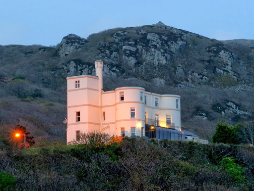 Tŷ’r Graig Castle