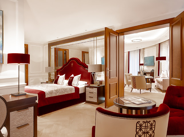 Hotel Schloss Mönchstein by null