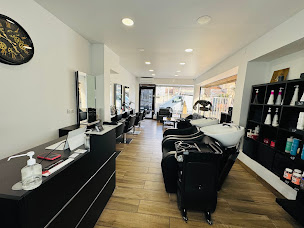 Photo n°21 de L’atelier de Cynthia à Marseille (Salon de coiffure)