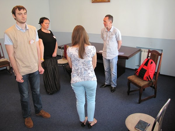 Проводник поезда сапсан. Семья проводникова руслана. Проводников центр. Красноярск проводники жд проводники красноярск. Проводников центр.