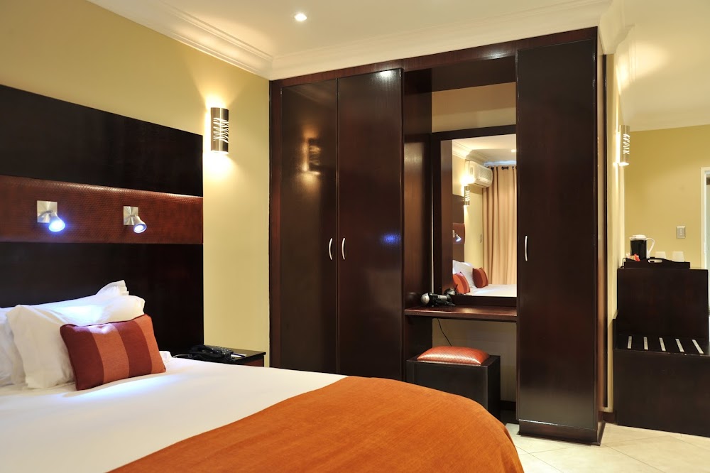 Safari Hotel & Convention Centre