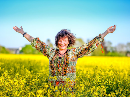 LebeLeichtSinn®️ – Schamanin. Coach. Lachyogi. Kerstin Zachcial