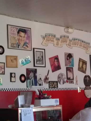 Holly's Cafe - Thumbnail