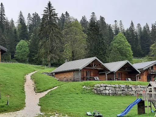 Photo de Chalets Le Rocheret:Les Éterlous et Les Éterles - Location chalet grand gîte familial sauna séjour détente montagne rando ski Jura à Foncine-le-Haut (39460)