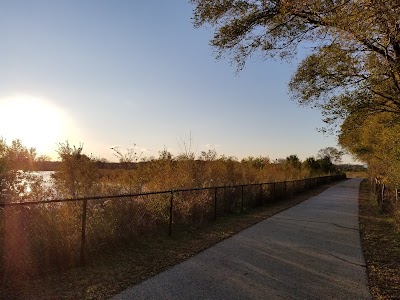 Prairie Park Fishery Trail/Sac and Fox Trail Fork