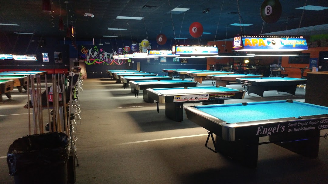 On Cue Sports Bar & Grill