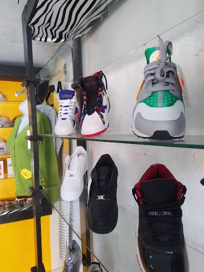Photos of Los Brothers Wear