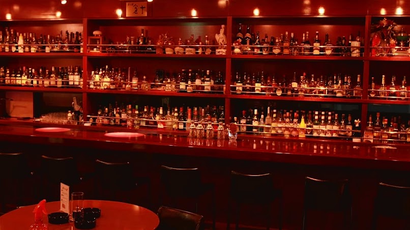 BAR 倉吉 大名店 店內