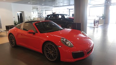 Photos of Porsche Service Centre Al Quoz
