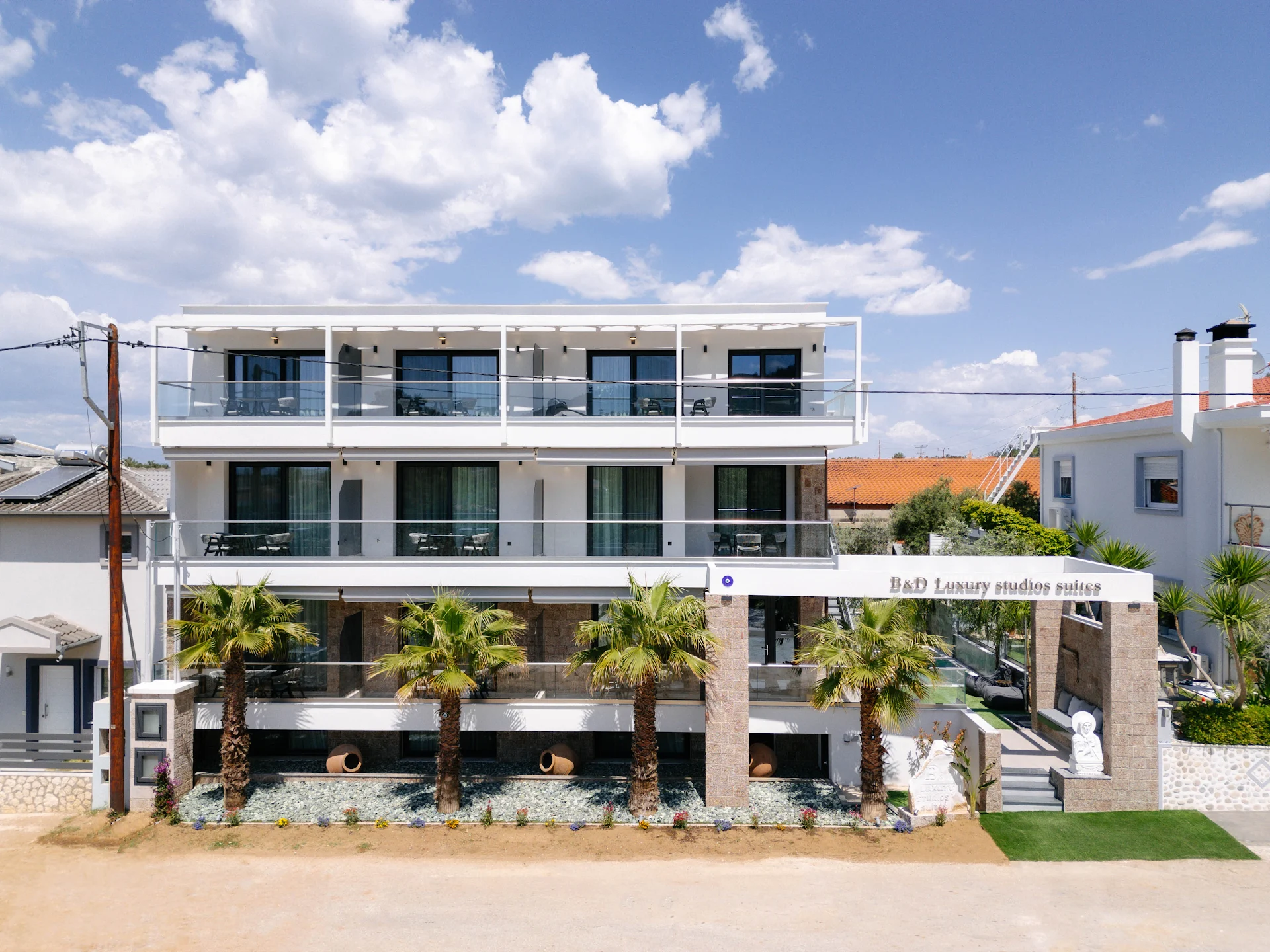 B&D Luxury Studios Suites
