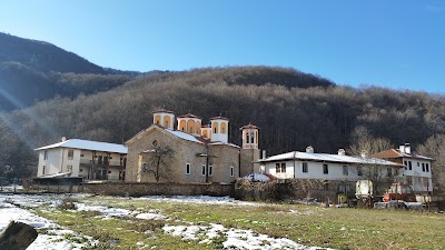Photos of Etropole waterfall Varovitets