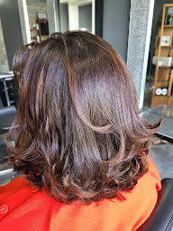 Photo n°8 de Mille et Une Coiffe à Saint-Pierre (Salon de coiffure)